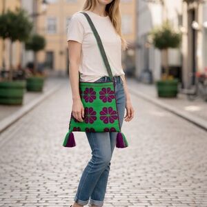 Hand-woven Mexican Crossbody Shoulder Bag Gren Hot Pink Tassel